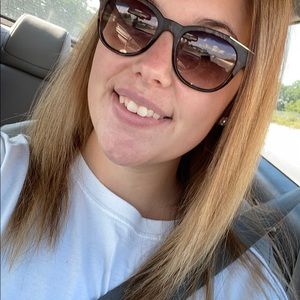 Meet your Posher, Hailey